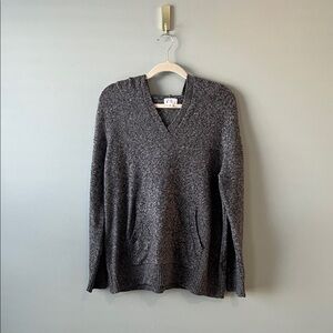 Market & Spruce Charcoal V-Neck Sweater